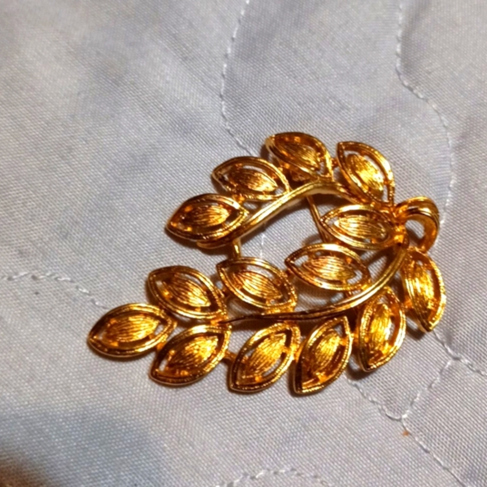 brooch